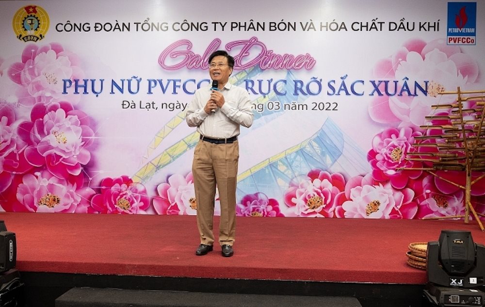 dong-chi-hoang-trong-dung-gui-nhung-loi-chuc-mung-tot-dep-nhat-den-toan-the-cac-nu-cbcnv-pvfcco.jpg