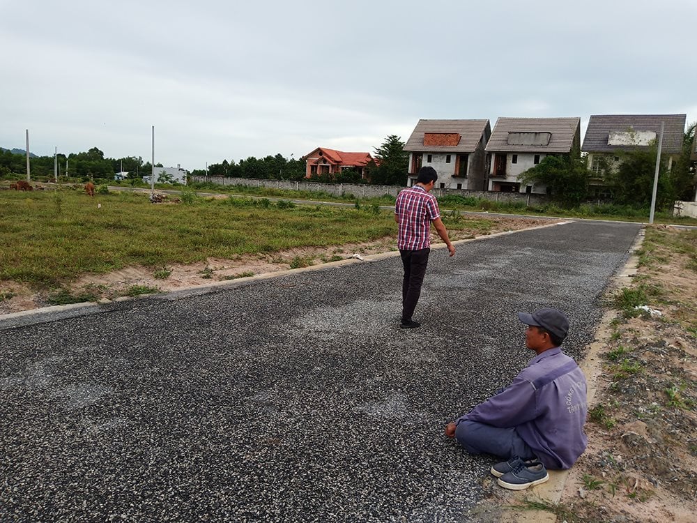 1-xay-dung-duong-tren-dat-nong-nghiep.jpg