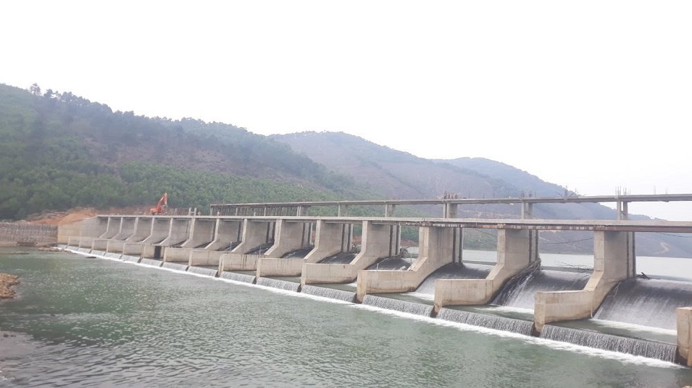 dap-dung-lon-nhat-tinh-quang-binh-dang-duoc-gap-rut-hoan-thanh-nham-dieu-tiet-nuoc.(1).jpg