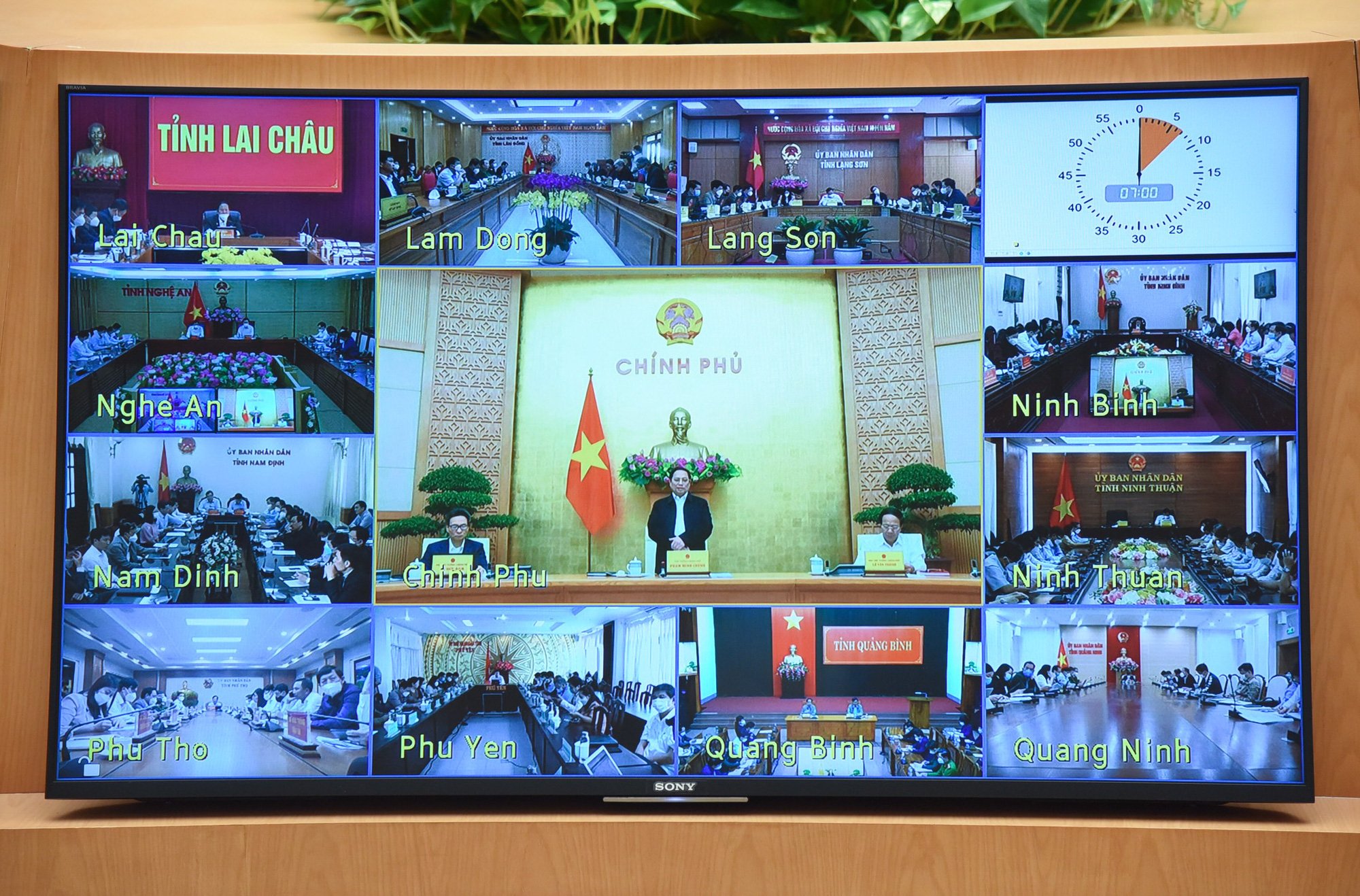 Thủ tướng Phạm Minh Chính: Triển khai các nhiệm vụ trọng tâm, trọng điểm, làm việc nào dứt việc đó - Ảnh 2. Thủ tướng Phạm Minh Chính: Triển khai các nhiệm vụ trọng tâm, trọng điểm, làm việc nào dứt việc đó - Ảnh 2.