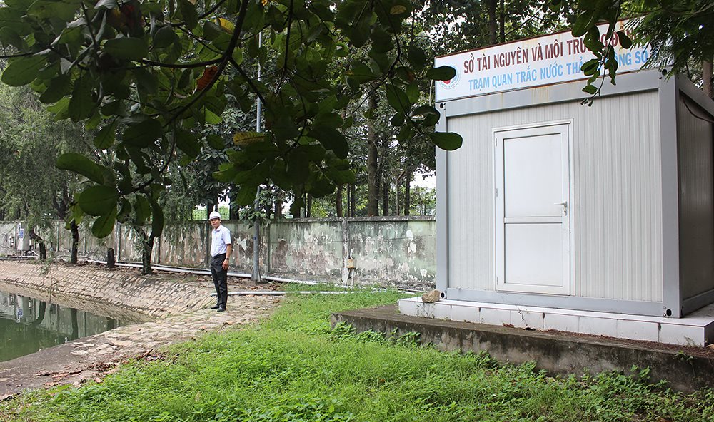 quan-trac-nuoc-thai-tai-kcn.jpg