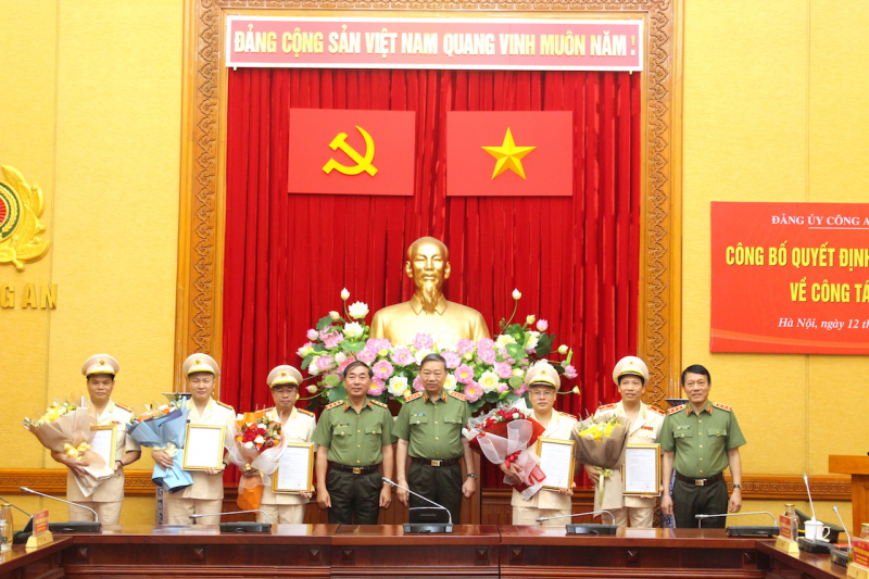 Bộ Chính trị chỉ định nhân sự tham gia Đảng ủy, Ban Thường vụ Đảng ủy Công an Trung ương - Ảnh 3. Bộ Chính trị chỉ định nhân sự tham gia Đảng ủy, Ban Thường vụ Đảng ủy Công an Trung ương - Ảnh 3.
