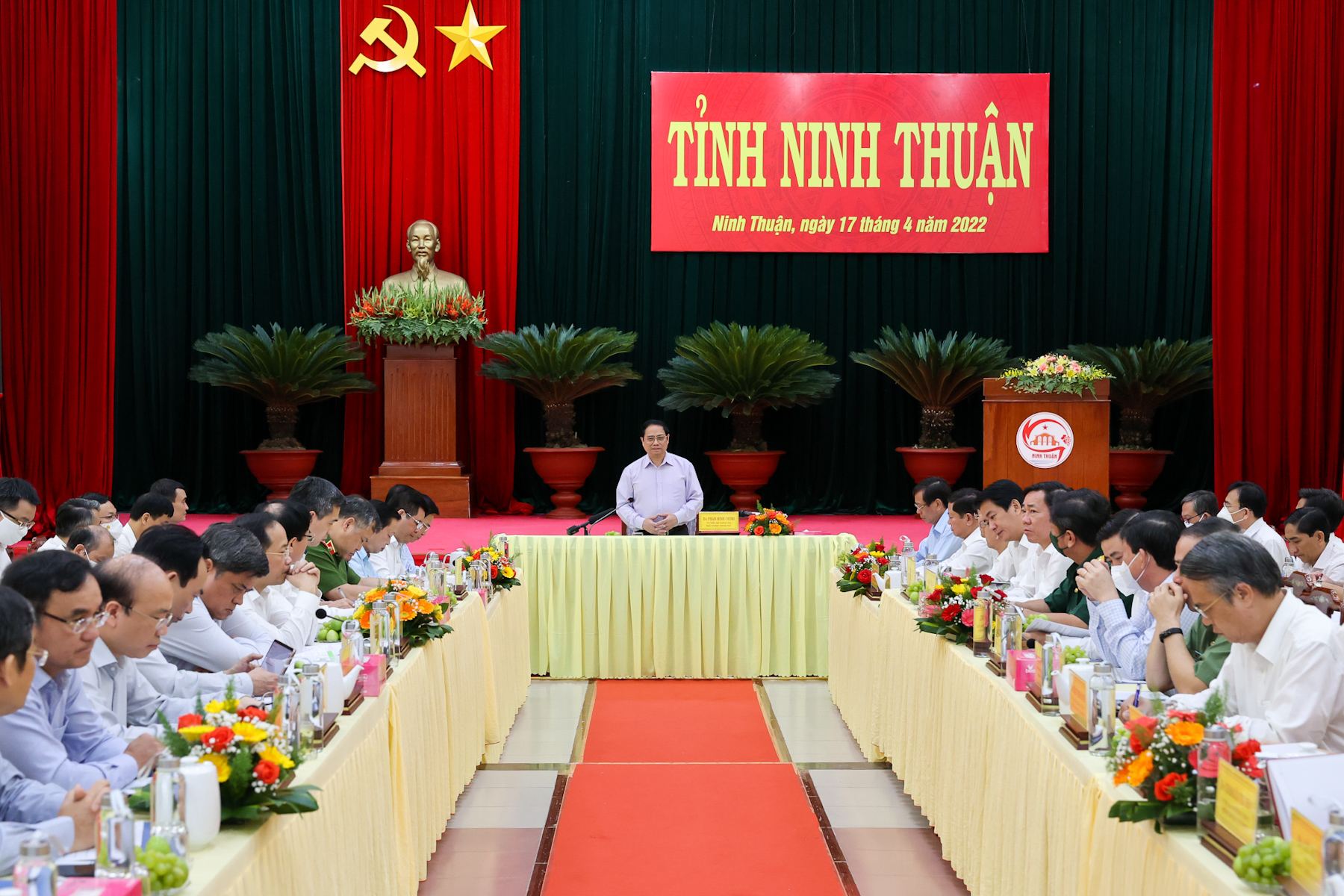 Ninh Thuận cần biến thách thức thành cơ hội, biến cơ hội thành động lực, nguồn lực phát triển - Ảnh 1. Ninh Thuận cần biến thách thức thành cơ hội, biến cơ hội thành động lực, nguồn lực phát triển - Ảnh 1.