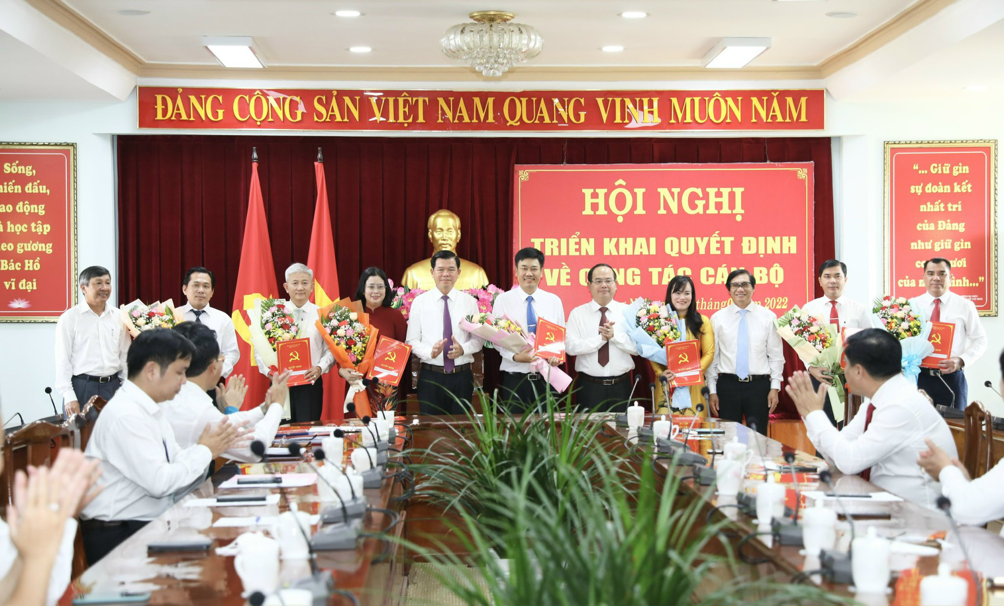Điều động, bổ nhiệm nhân sự chủ chốt 2 tỉnh - Ảnh 1. Điều động, bổ nhiệm nhân sự chủ chốt 2 tỉnh - Ảnh 1.