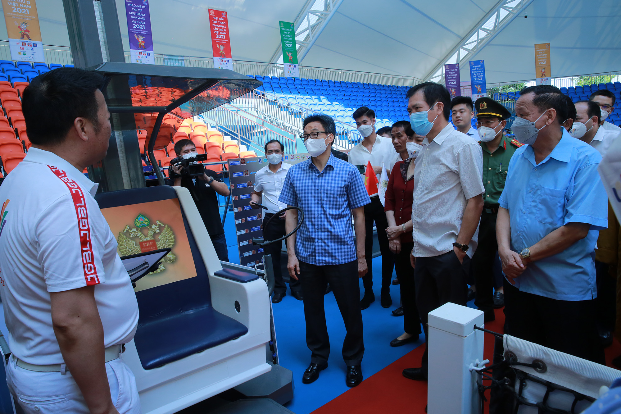 Phó Thủ tướng Vũ Đức Đam kiểm tra công tác chuẩn bị cho SEA Games 31 tại Bắc Ninh, Bắc Giang - Ảnh 4. Phó Thủ tướng Vũ Đức Đam kiểm tra công tác chuẩn bị cho SEA Games 31 tại Bắc Ninh, Bắc Giang - Ảnh 4.
