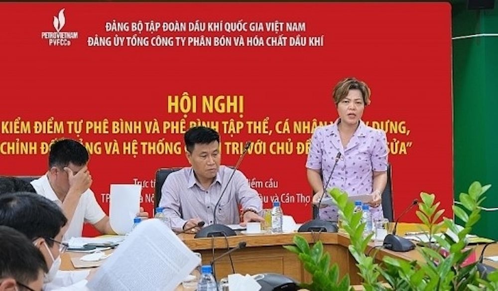 dong-chi-tran-thi-phuong-thao-trinh-bay-bao-cao-kiem-diem-cua-tap-the-lanh-dao-tct.jpg