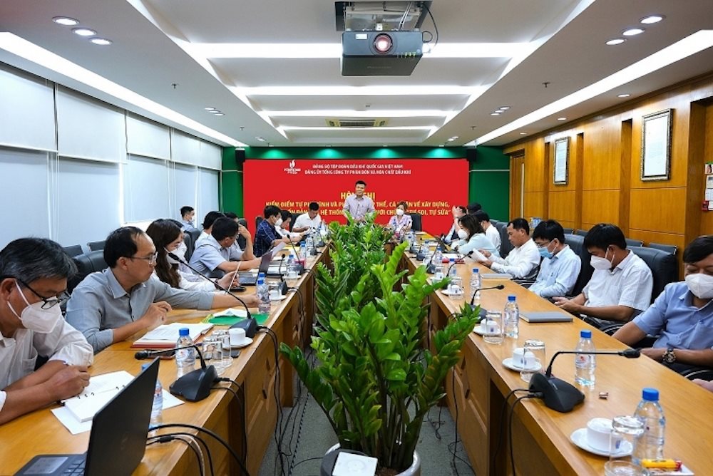 toan-canh-hoi-nghi.jpg