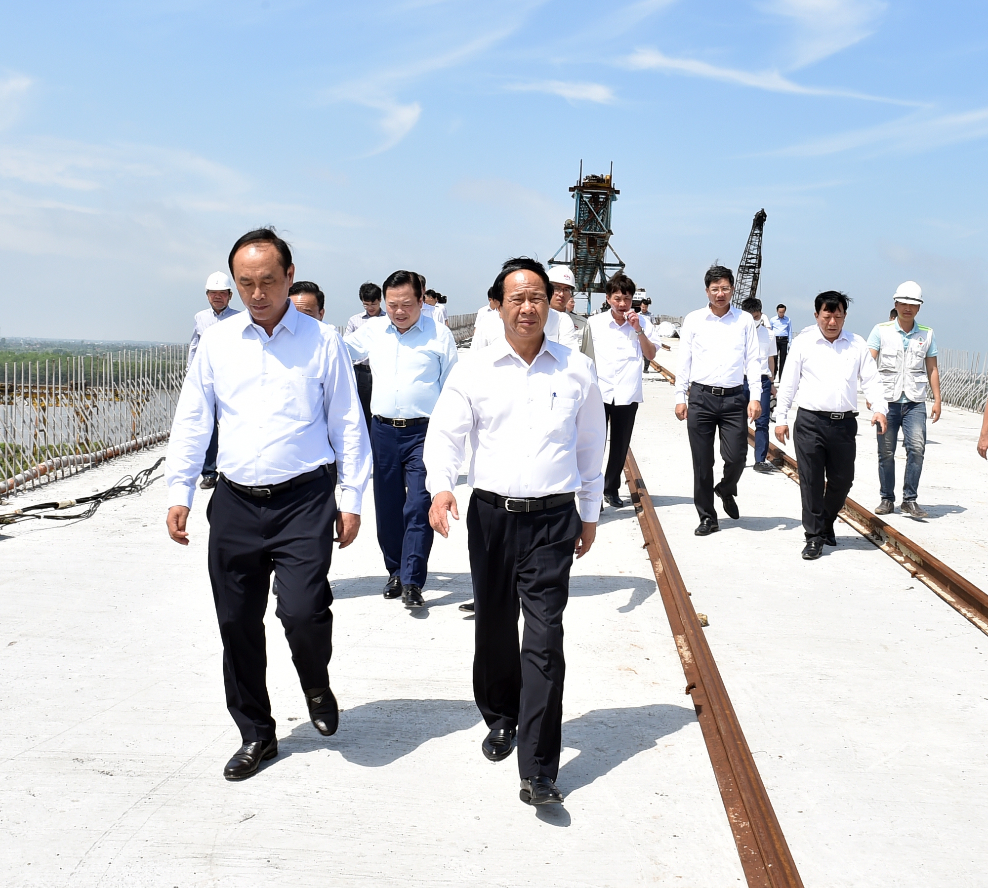 Hải Phòng cần khẩn trương hoàn thành Quy hoạch, đẩy nhanh tiến độ các công trình hạ tầng giao thông trọng điểm - Ảnh 3. Hải Phòng cần khẩn trương hoàn thành Quy hoạch, đẩy nhanh tiến độ các công trình hạ tầng giao thông trọng điểm - Ảnh 3.