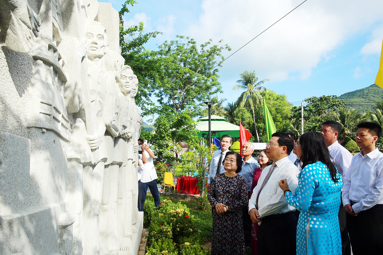 Khánh thành công trình chỉnh trang Di tích Nghĩa trang Hàng Keo tại Côn Đảo - Ảnh 4. Khánh thành công trình chỉnh trang Di tích Nghĩa trang Hàng Keo tại Côn Đảo - Ảnh 4.