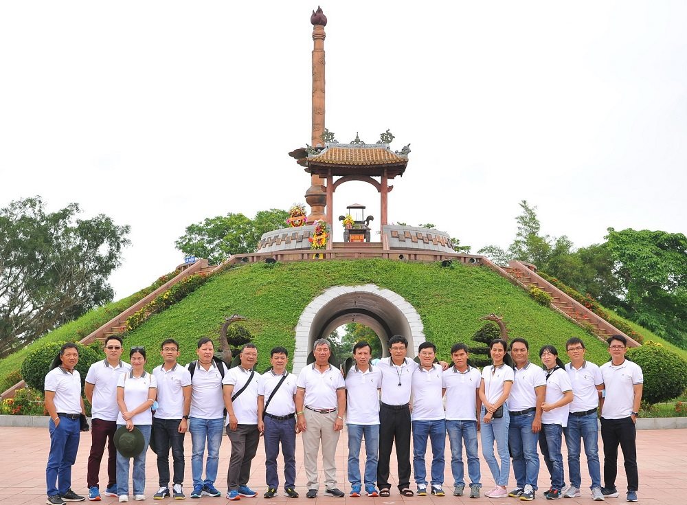 1.-tham-quang-tri.jpg