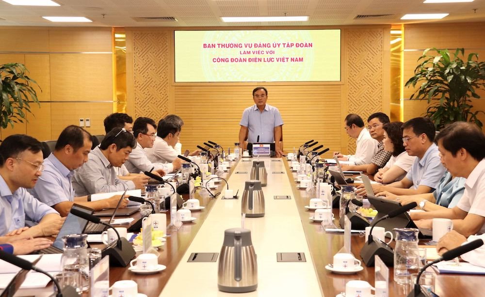 bi-thu-dang-uy-chu-tich-hdtv-evn-duong-quang-thanh-chu-tri-buoi-lam-viec-giua-ban-thuong-vu-dang-uy-evn-voi-cong-doan-dien-luc-viet-nam.jpeg