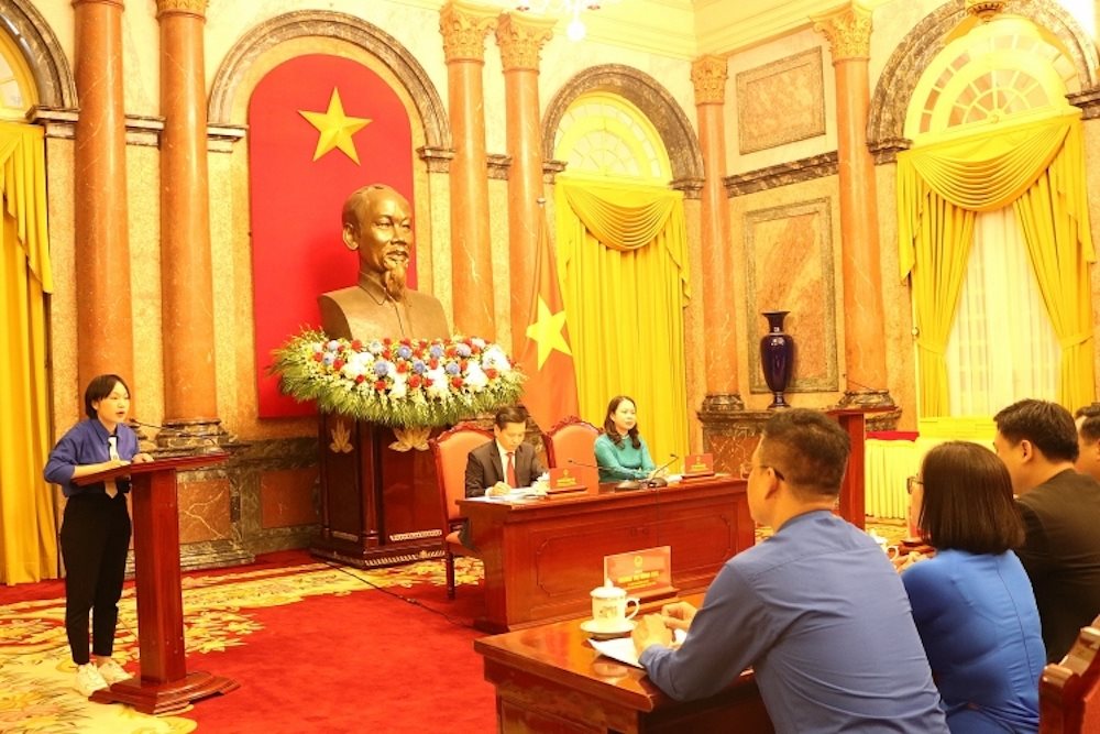 sinh-vien-tran-thi-nhung-dai-dien-cho-tuoi-tre-dau-khi-phat-bieu-tham-luan-tai-buoi-gap-mat-pho-chu-tich-nuoc-vo-thi-anh-xuan.jpg