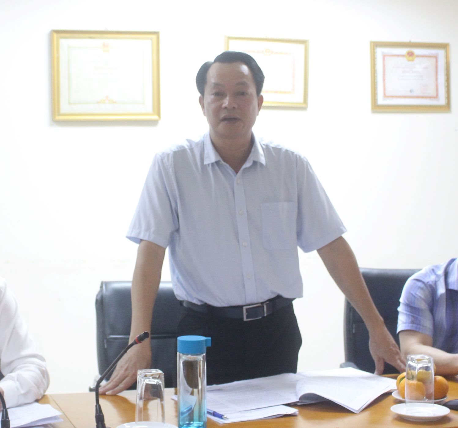 a-khuyen-1.jpg