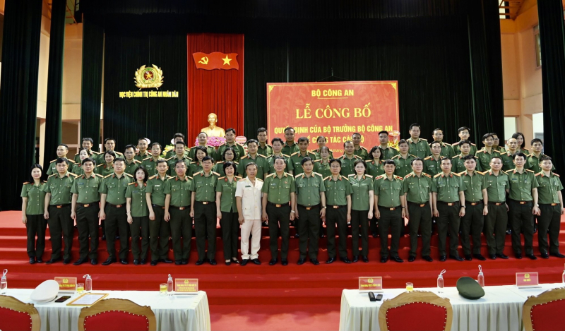Bộ Công an bổ nhiệm tân Cục trưởng, Giám đốc Học viện Chính trị CAND - Ảnh 4. Bộ Công an bổ nhiệm tân Cục trưởng, Giám đốc Học viện Chính trị CAND - Ảnh 4.
