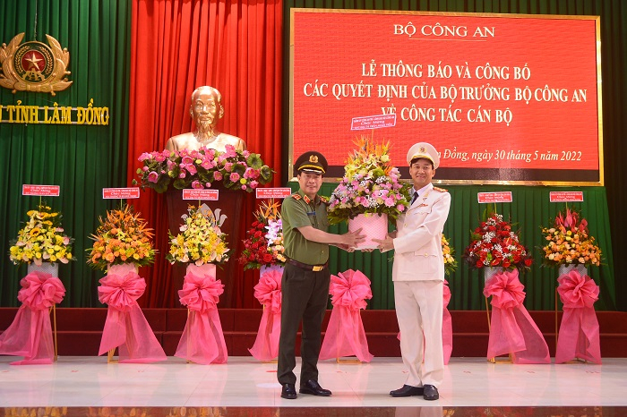 Bổ nhiệm Giám đốc Công an 2 tỉnh - Ảnh 2. Bổ nhiệm Giám đốc Công an 2 tỉnh - Ảnh 2.