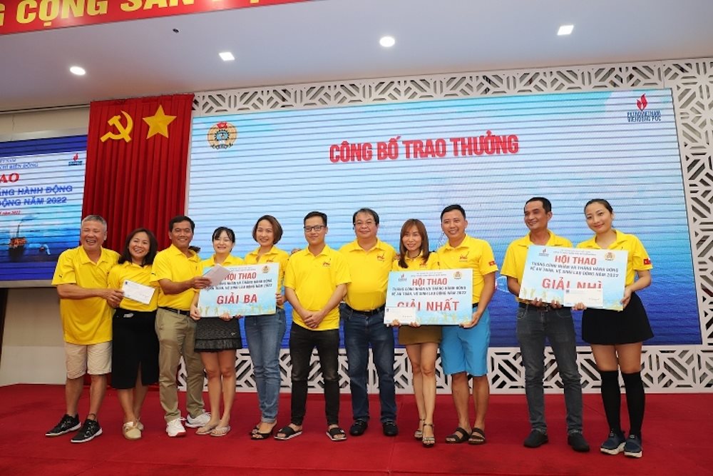 ban-to-chuc-trao-giai-cho-vdv-va-cac-doi-dat-giai-tai-hoi-thao-2022.jpg