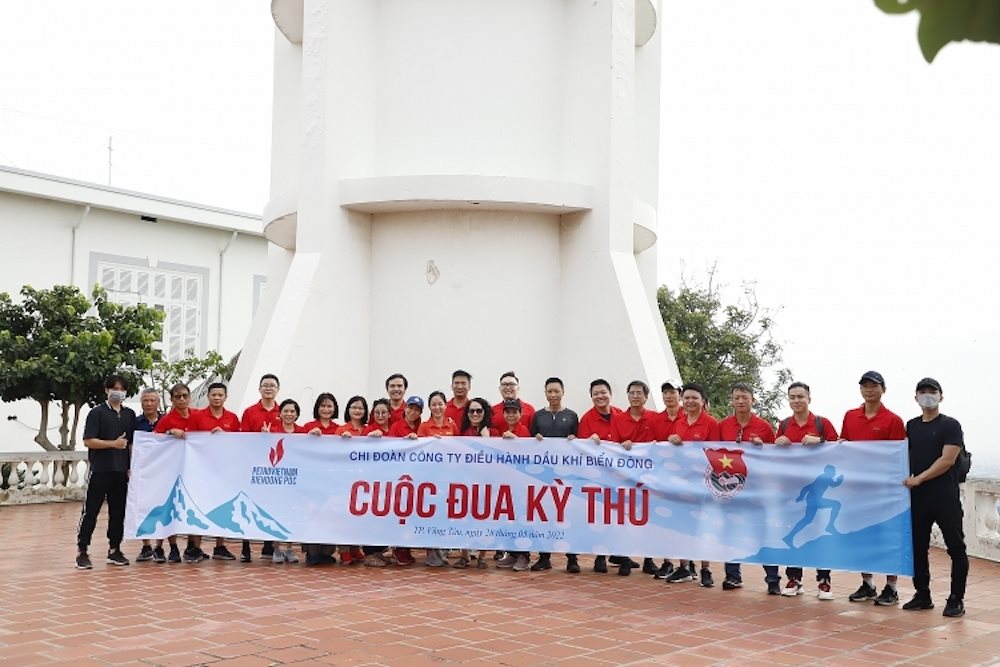 cac-vdv-chup-hinh-luu-niem-hoan-thanh-cuoc-dua-ky-thu-chinh-phuc-ngon-hai-dang-vung-tau.jpg