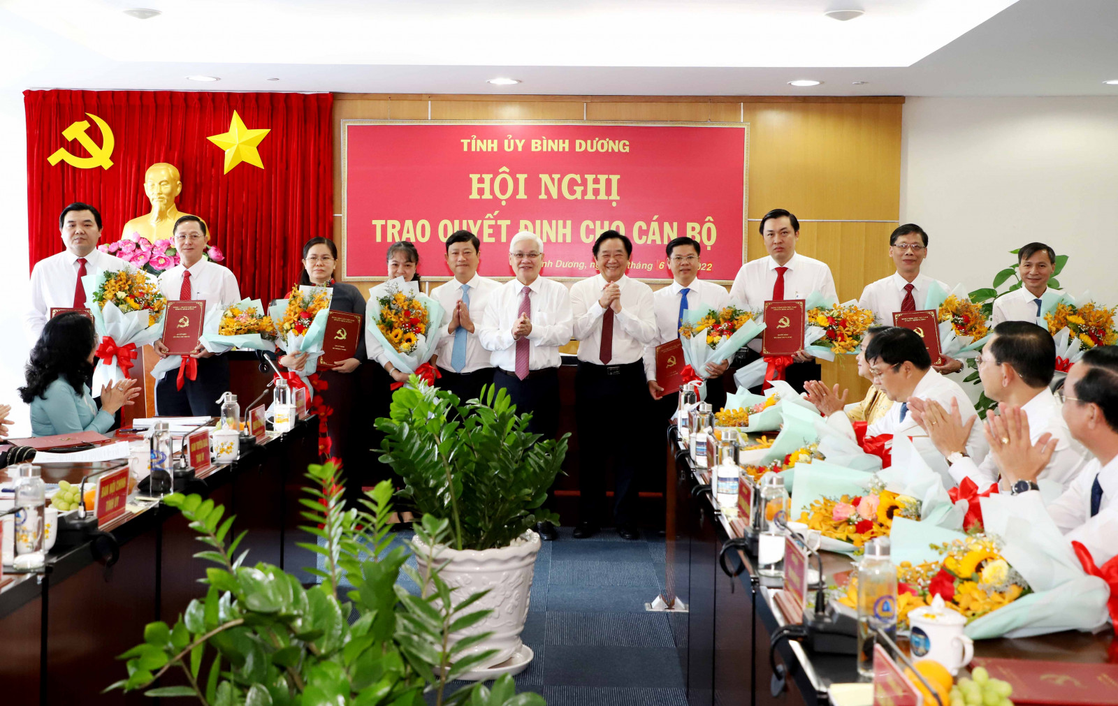 Điều động, bổ nhiệm nhân sự chủ chốt 3 địa phương - Ảnh 2. Điều động, bổ nhiệm nhân sự chủ chốt 3 địa phương - Ảnh 2.
