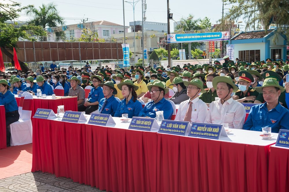 pvcfc-mong-muon-gop-phan-xay-lang-lap-nghiep-phat-trien-kinh-te-xa-hoi-va-bao-ve-bien-troi-que-huong.jpg