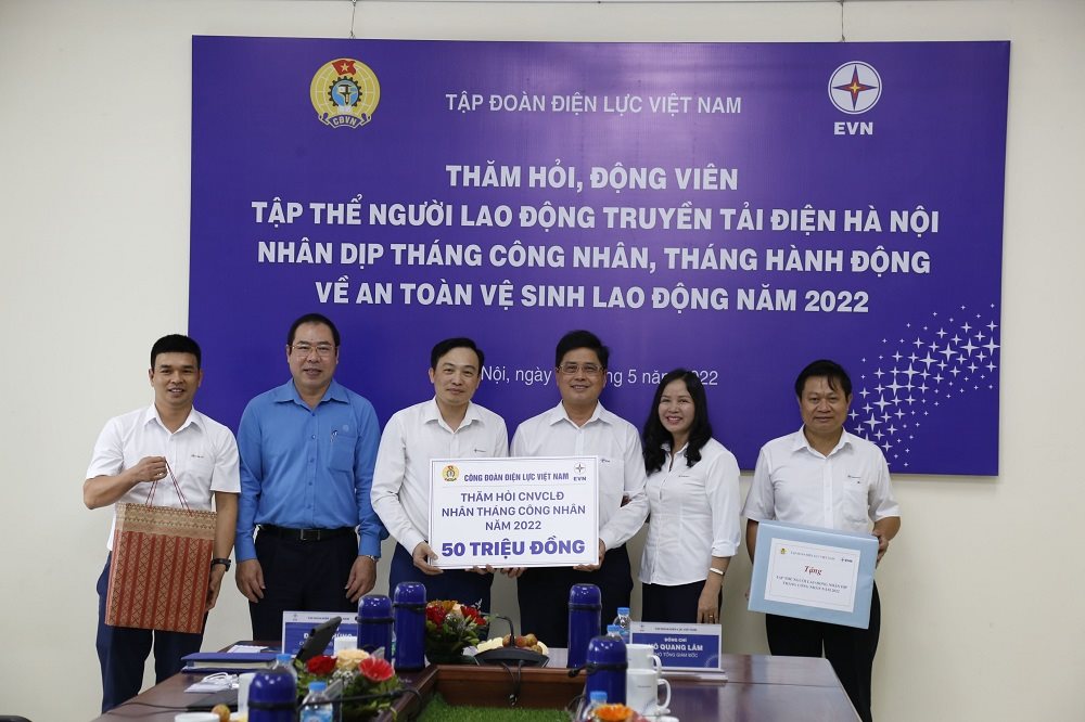 anh1thamhoitangqua1652022-2-.jpg