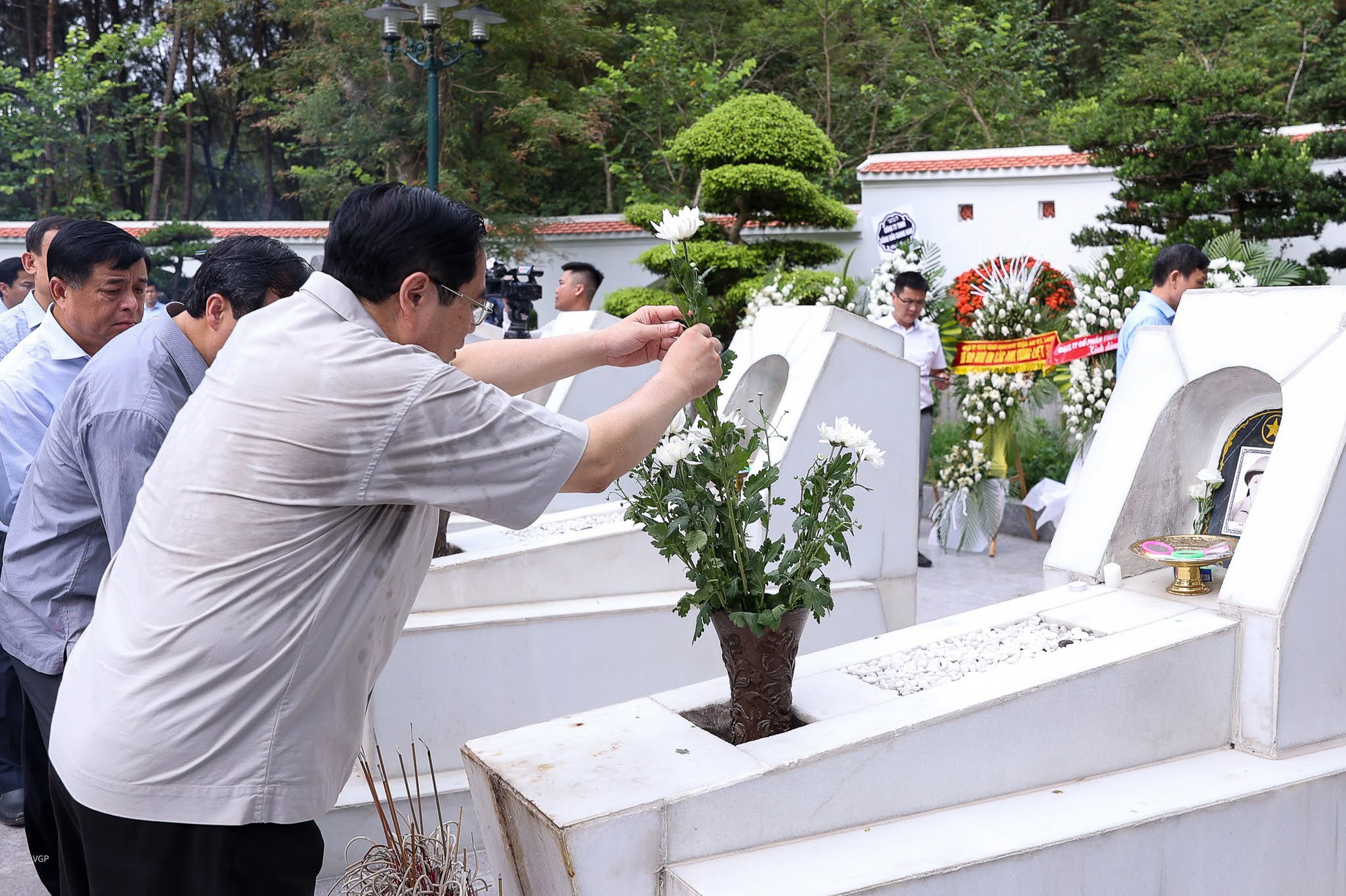 Thủ tướng Phạm Minh Chính dâng hương tại khu di tích Ngã ba Đồng Lộc - Ảnh 5. Thủ tướng Phạm Minh Chính dâng hương tại khu di tích Ngã ba Đồng Lộc - Ảnh 5.