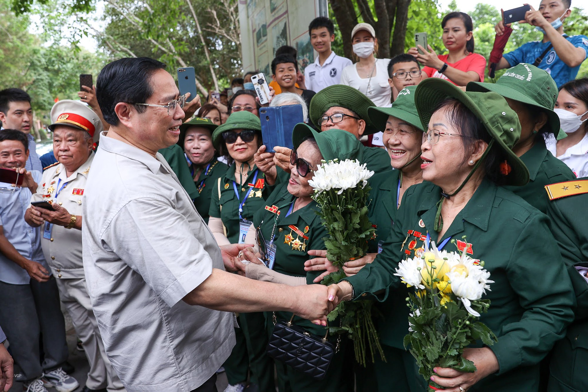 Thủ tướng Phạm Minh Chính dâng hương tại khu di tích Ngã ba Đồng Lộc - Ảnh 7. Thủ tướng Phạm Minh Chính dâng hương tại khu di tích Ngã ba Đồng Lộc - Ảnh 7.