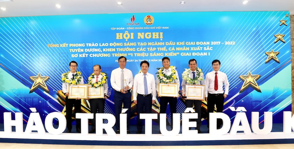1.-chuc-mung-cac-giai-thuong-sang-tao.jpg