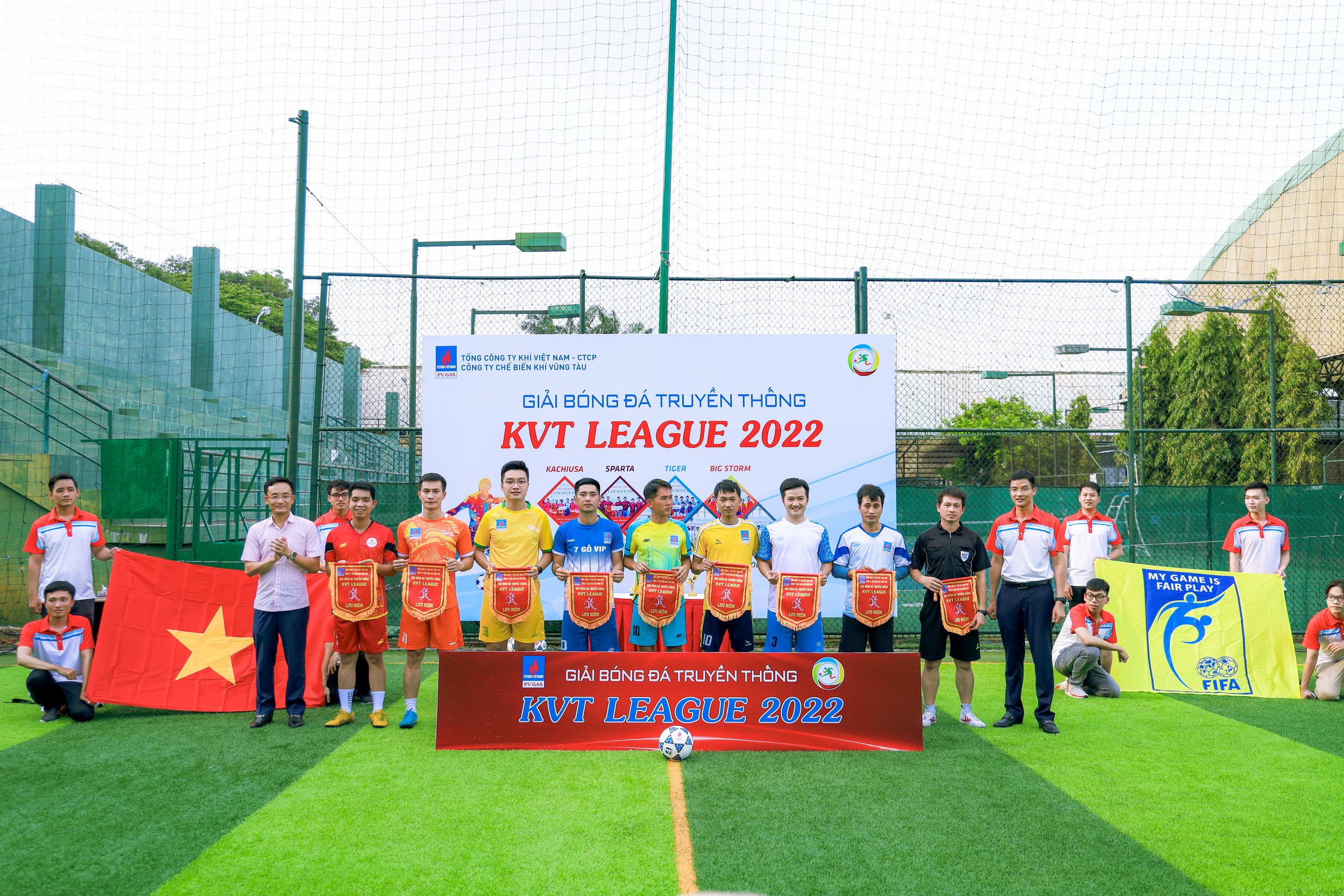 c1.-khai-mac-giai-bong-da-kvt.jpg