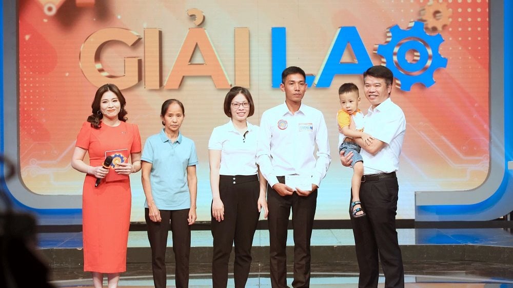 chu-tich-cong-doan-evnnpc-dong-vien-gia-dinh-tuyen-vuot-qua-kho-khan.jpg