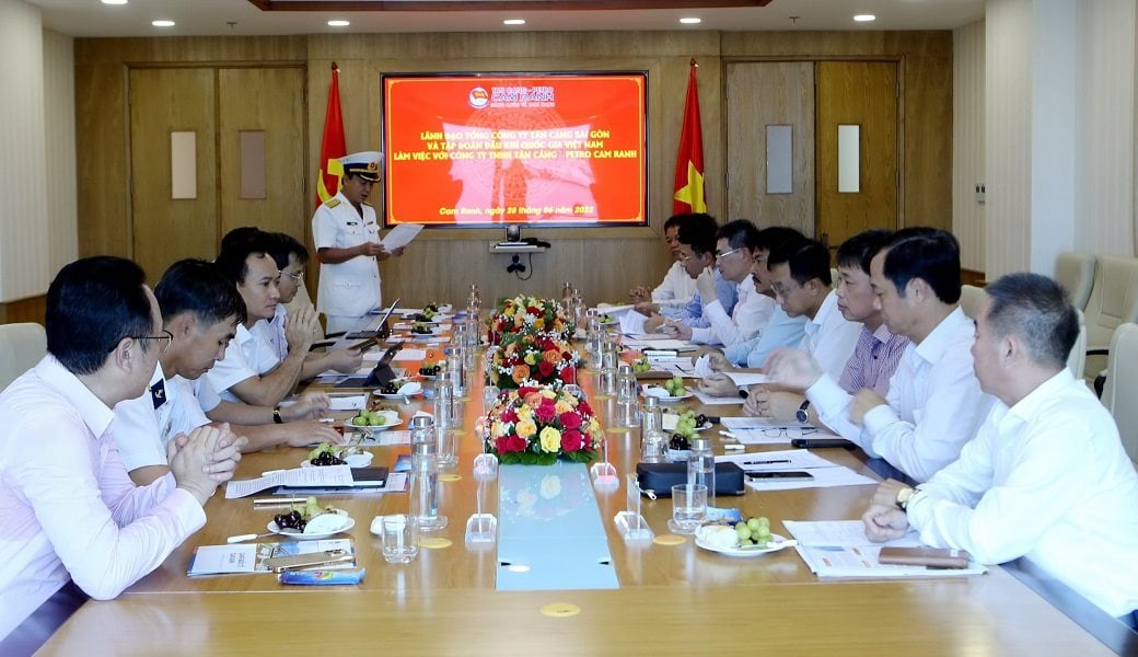 1.-cuoc-hop-tai-snp.jpg