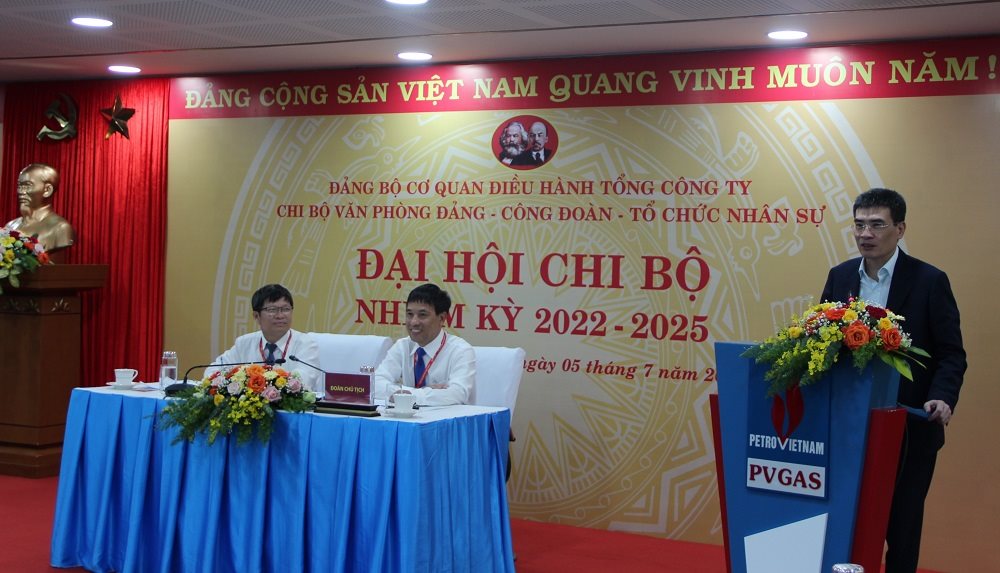 cb1.-phat-bieu-cua-bi-thu.jpg