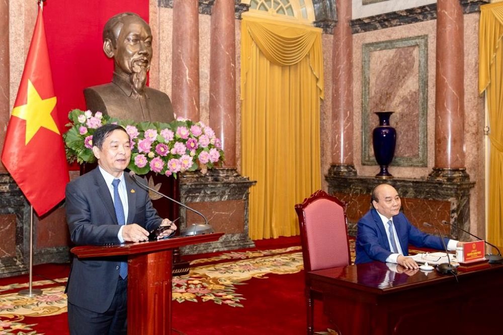 hinh-chu-tich-hdqt-le-viet-hai-tai-buoi-tiep-kien-chu-tich-nuoc-nguyen-xuan-phuc.jpg