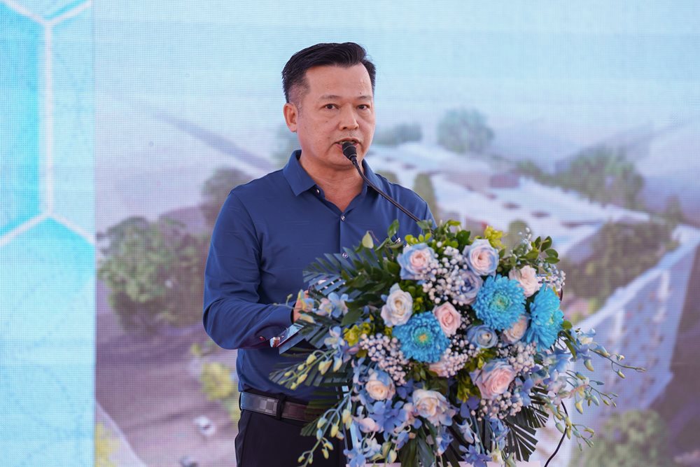 ong-nguyen-thanh-viet-chu-tich-hdtv-cong-ty-tnhh-to-hop-y-te-phuong-dong-phat-bieu-tai-buoi-le..jpg
