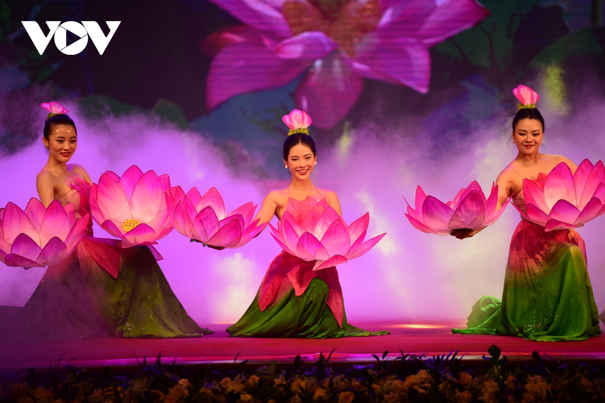 tình nghĩa việt-lào sáng hơn trăng rằm, thơm hơn đóa hoa nào thơm nhất hình ảnh 3 tinh nghia viet-lao sang hon trang ram, thom hon doa hoa nao thom nhat hinh anh 3