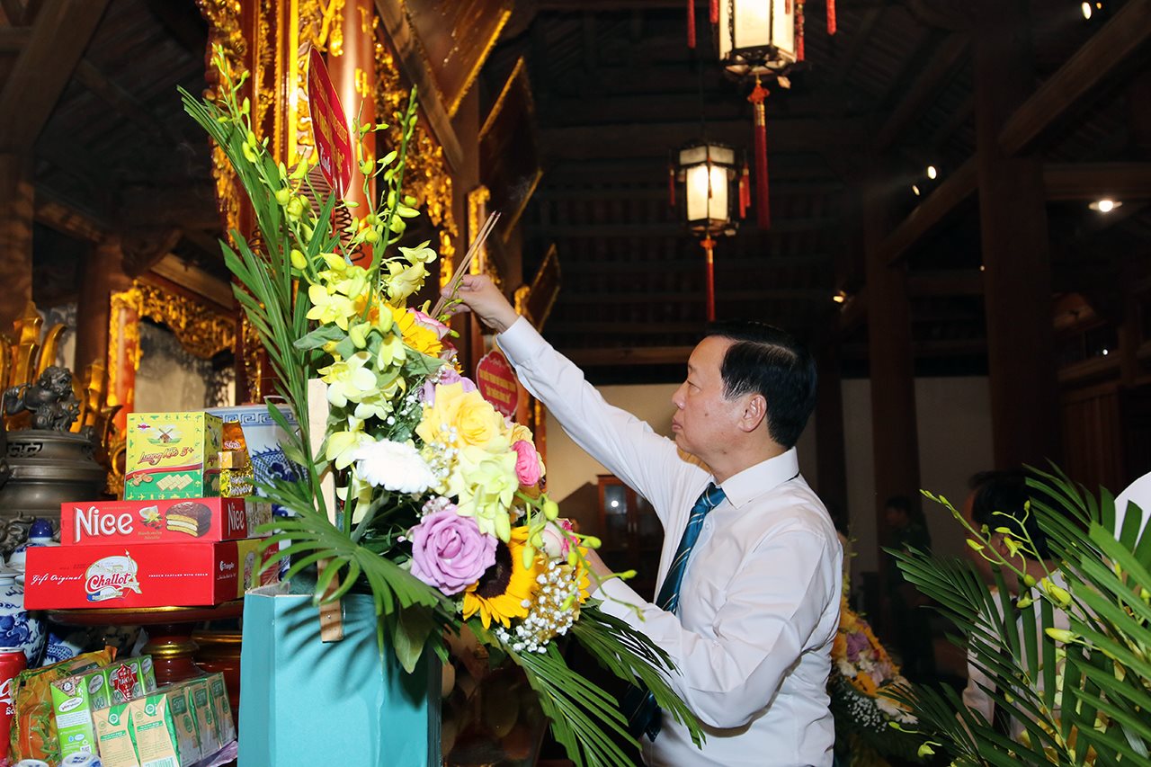 bt-thap-huong.jpg