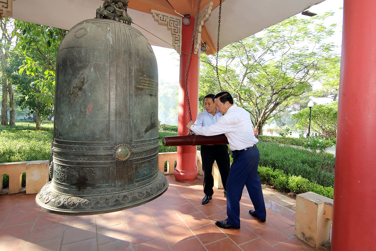 small_bo-truong-thinh-chuong.jpg