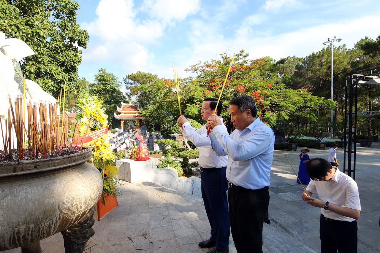 small_nghia-trang-ts.jpg
