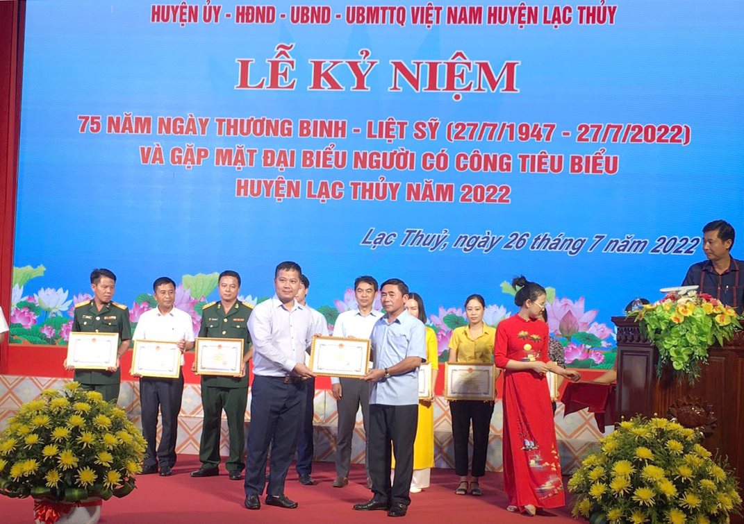 huyen-lac-thuy.jpg