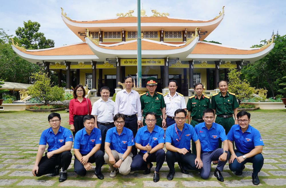 1.-vieng-den-tho-ls.jpg
