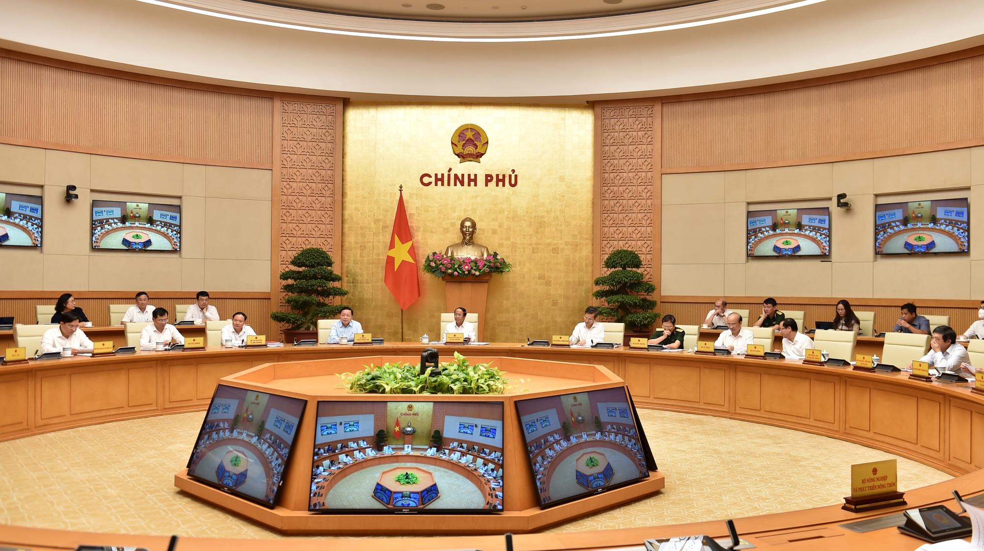Tổng kết kỹ lưỡng, lấy ý kiến rộng rãi, đảm bảo chất lượng xây dựng Luật Đất đai (sửa đổi) - Ảnh 2. Tổng kết kỹ lưỡng, lấy ý kiến rộng rãi, đảm bảo chất lượng xây dựng Luật Đất đai (sửa đổi) - Ảnh 2.