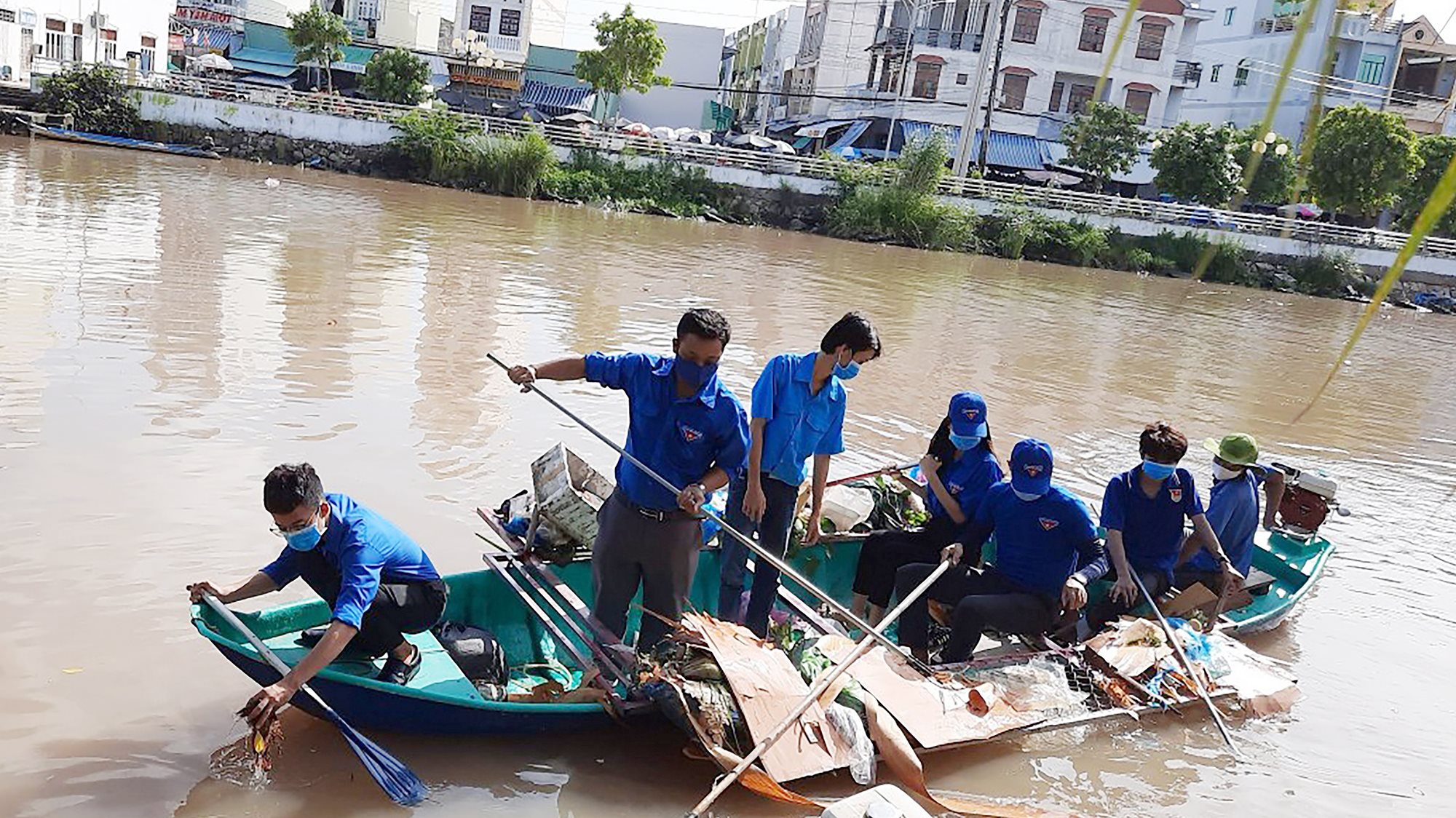 a2.-doan-vien-thanh-nien.jpg