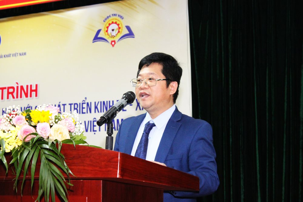 nha-bao-nguyen-van-chuong-phat-bieu-tai-chuong-trinh..jpg