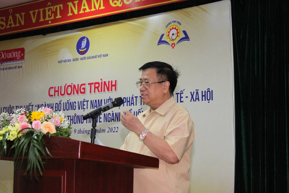 pgs.ts-nguyen-van-viet-chu-tich-vba-chia-se-tai-chuong-trinh..jpg