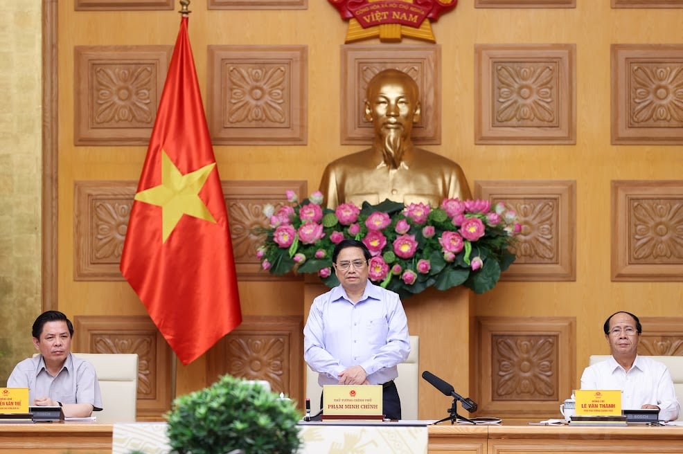 Phát huy trách nhiệm cao nhất, sử dụng hiệu quả nhất nguồn vốn 734 nghìn tỷ đồng cho các dự án hạ tầng giao thông chiến lược - Ảnh 1. Phát huy trách nhiệm cao nhất, sử dụng hiệu quả nhất nguồn vốn 734 nghìn tỷ đồng cho các dự án hạ tầng giao thông chiến lược - Ảnh 1.