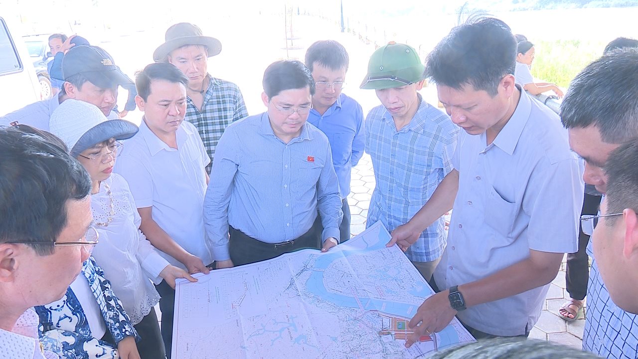 quoc-hoi-gs.00_07_45_49.still002.jpg