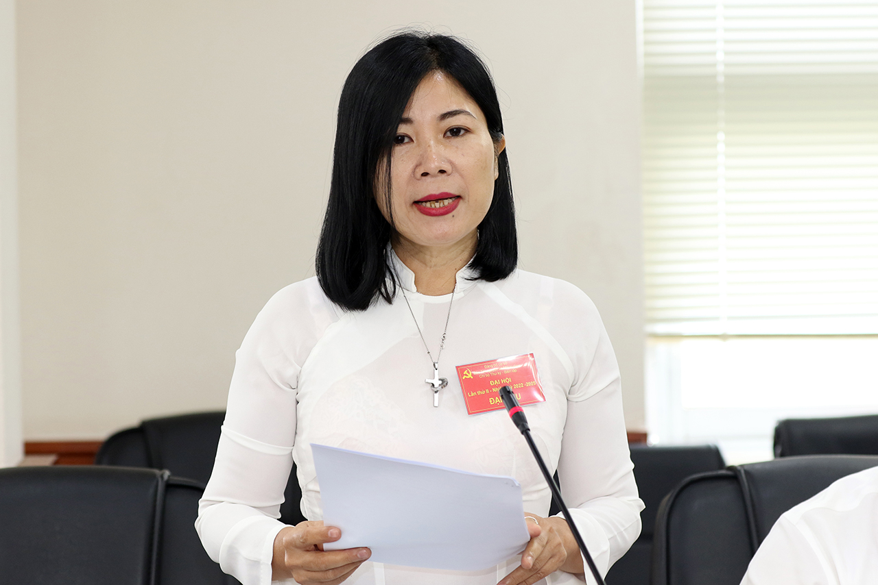 20220818_dh-chi-bo-tkbt_chi-vh-phat-bieu.jpg