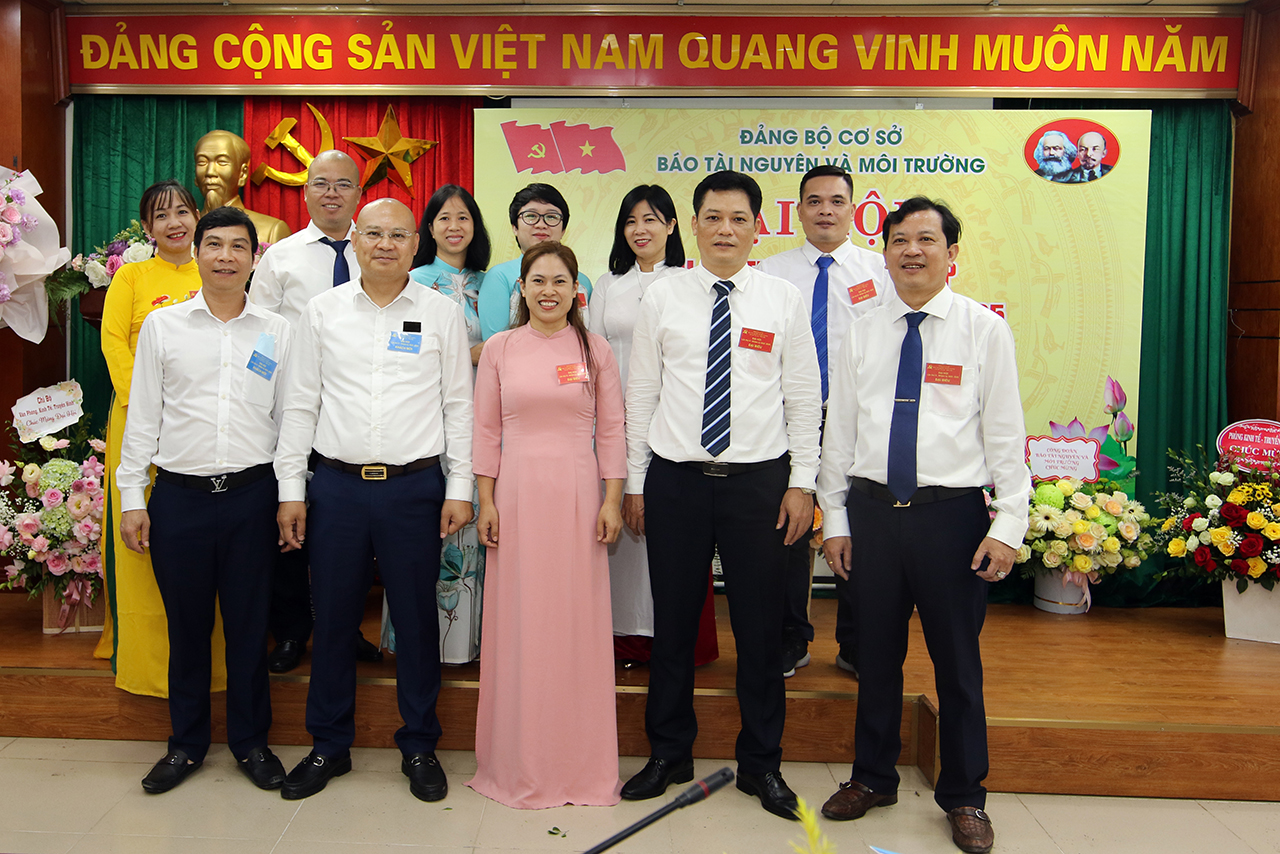 20220818_dh-chi-bo-tkbt_chup-anh-luu-niem(1).jpg