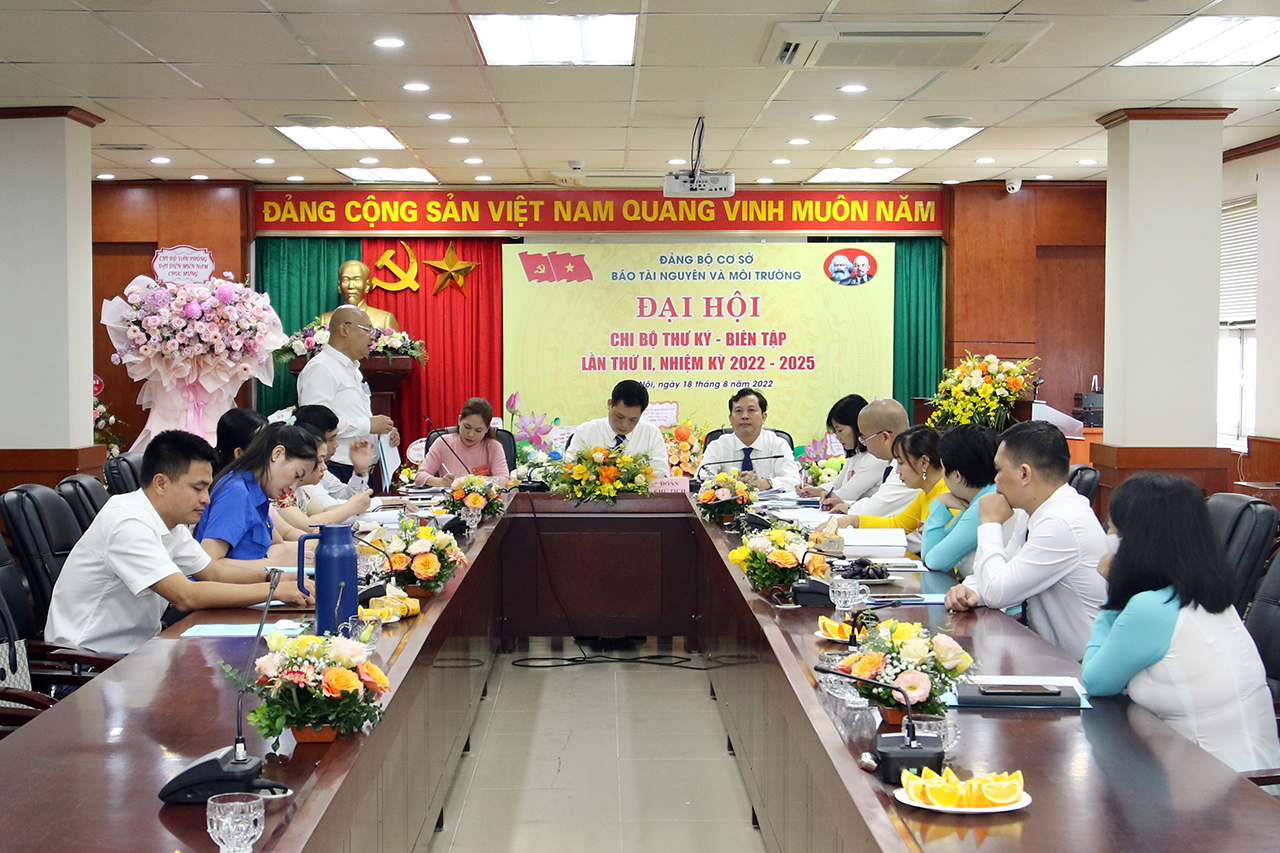 20220818_dh-chi-bo-tkbt_toan-canh_tbt-phat-bieu.jpg