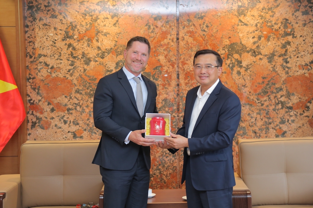 petrovietnam-va-hsbc-tang-cuong-hop-tac-trong-linh-vuc-nang-luong-tai-tao_2.jpeg