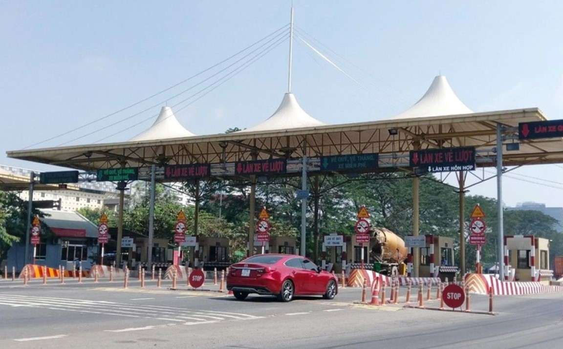 tram-thu-phi-tren-dduwuong-nguyen-van-linh.jpg